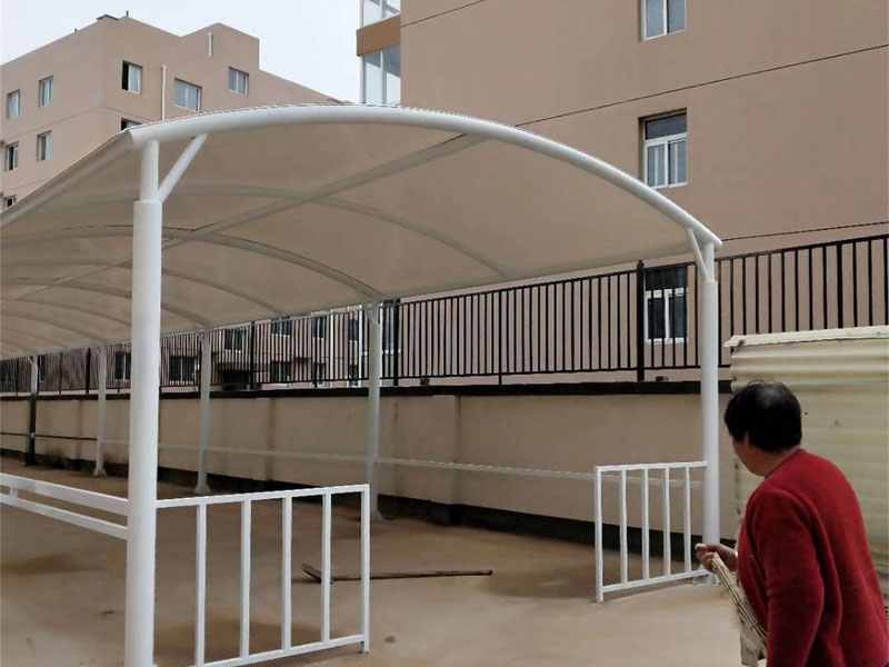 双立柱起拱车棚