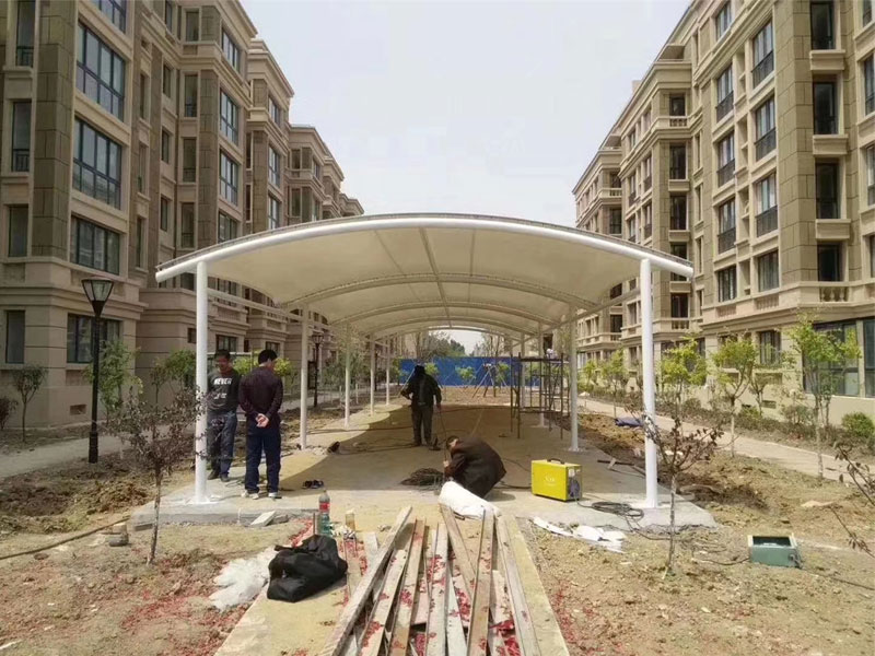 双立柱起拱车棚