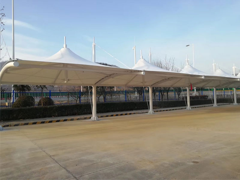 立柱起冒汽车棚